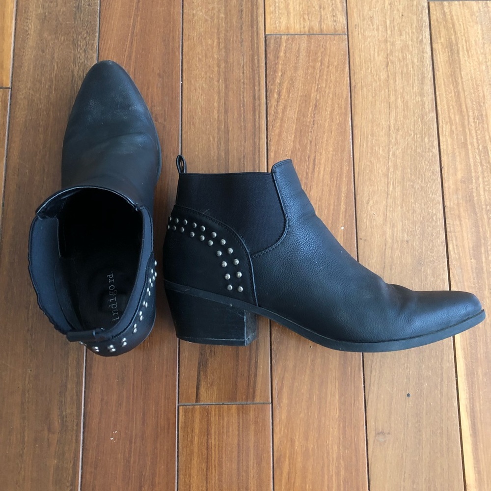 Indigo Rd. Black Leather Booties